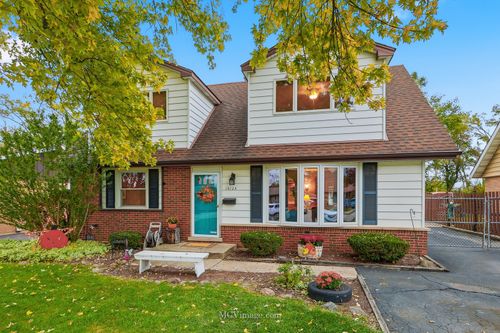 13125 E Playfield Dr, Crestwood, IL, 60418-1301 | Card Image