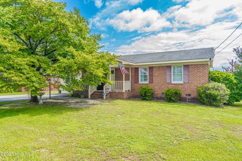 204 Beeler Ave, Hamlet, NC, 28345-4702 | Card Image