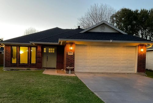 1430 Cedarcrest Ln, Bryan, TX, 77803-3838 | Card Image