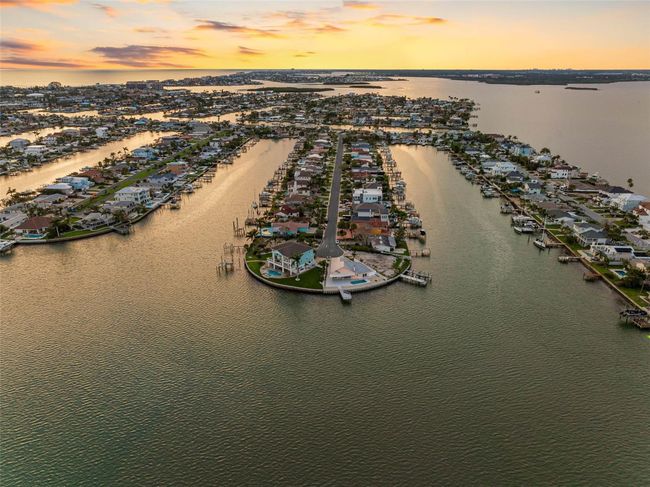 11000 8 Th St E, House other with 4 bedrooms, 5 bathrooms and null parking in Treasure Island FL | Image 62