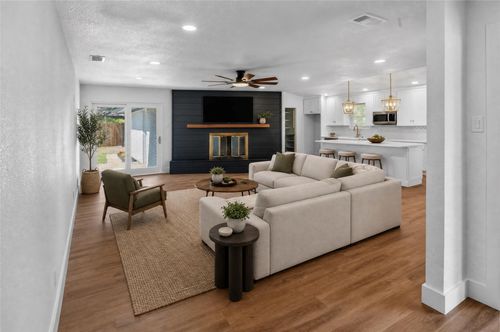1708 High Point Cir, Garland, TX, 75041-4907 | Card Image