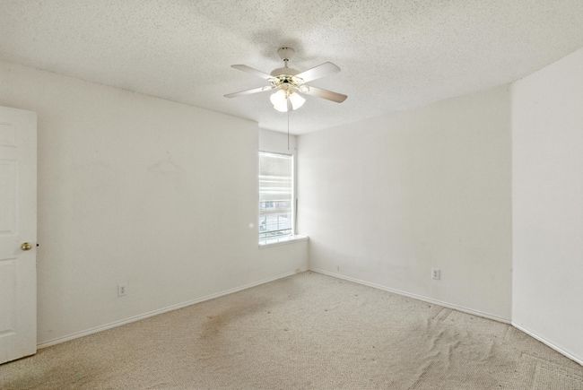 Upstairs secondary bedroom | Image 22