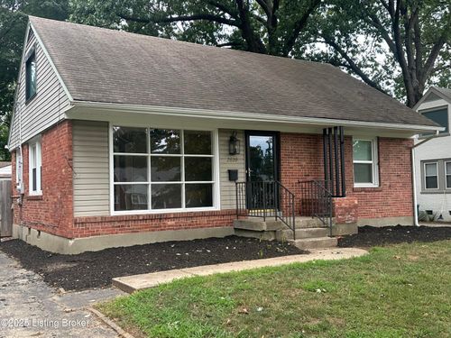 2820 Yorkshire Blvd, Louisville, KY, 40220-1161 | Card Image