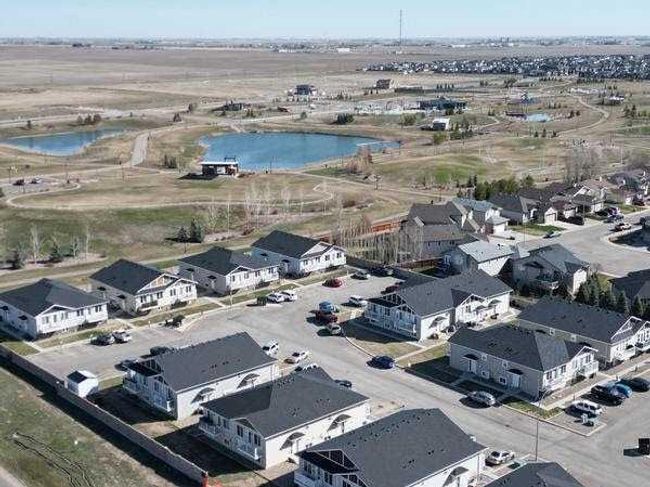 4 - 24 Cougar Cove N, Home with 3 bedrooms, 1 bathrooms and 1 parking in Lethbridge AB | Image 19