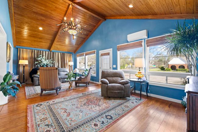 108 N Ponsard St, House other with 3 bedrooms, 2 bathrooms and null parking in Troup TX | Image 4