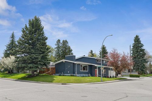 1303 105 Avenue Sw, Calgary, AB, T2W0B5 | Card Image