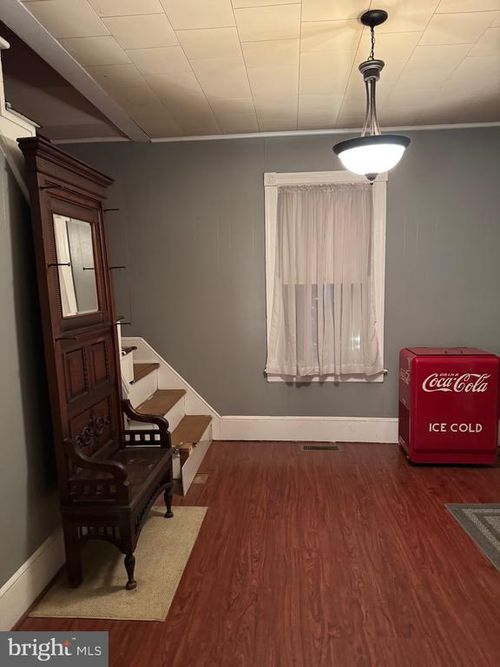 323 W 4th St, FLORENCE, NJ, 08518-1905 | Card Image