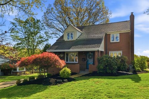 425 Edgewood Rd, Pittsburgh, PA, 15221-4513 | Card Image