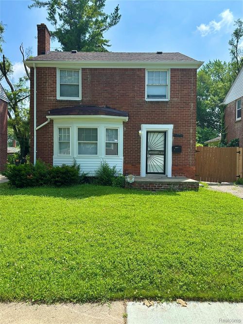 18500 Lindsay St, Detroit, MI, 48235-3079 | Card Image