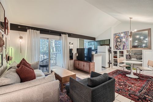 apt-204-3018 S 1st St, Austin, TX, 78704-6307 | Card Image