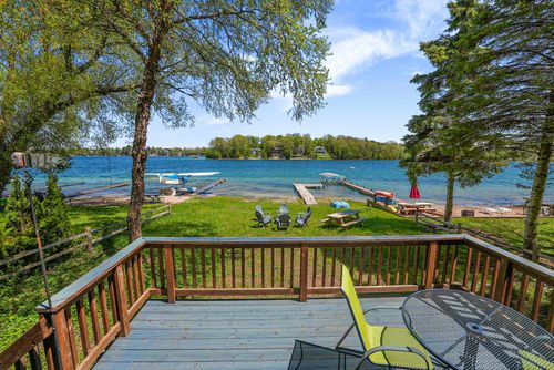 286 Neuman St, Traverse City, MI, 49685-8664 | Card Image