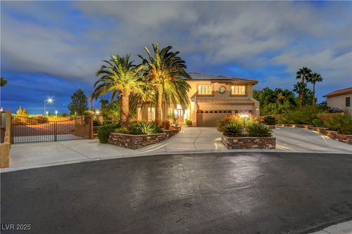 8396 Garnet Canyon Ln, Las Vegas, NV, 89129-4896 | Card Image