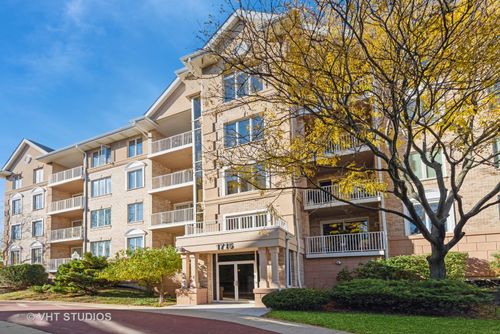 201-1715 Pavilion Way, Park Ridge, IL, 60068 | Card Image