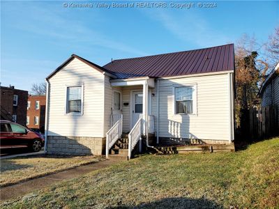 1053 14th Street, House other with 3 bedrooms, 2 bathrooms and null parking in Huntington WV | Image 1