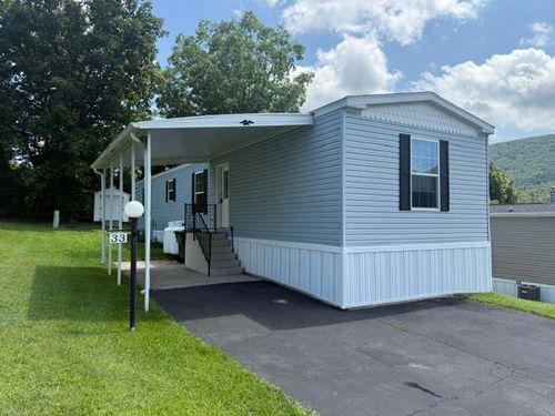 33 Hillside Pl, Kunkletown, PA, 18058-3256 | Card Image