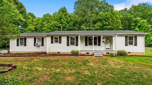 331 Vista Pkwy, Asheboro, NC, 27205-5065 | Card Image