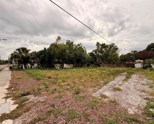 3208 N Tampa St, TAMPA, FL, 33603-5762 | Card Image