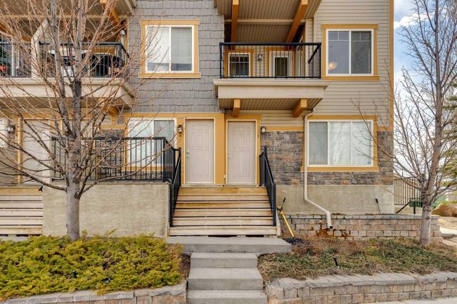 1 - 21 Mckenzie Towne Gate Se, Home with 2 bedrooms, 1 bathrooms and 1 parking in Calgary AB | Image 2