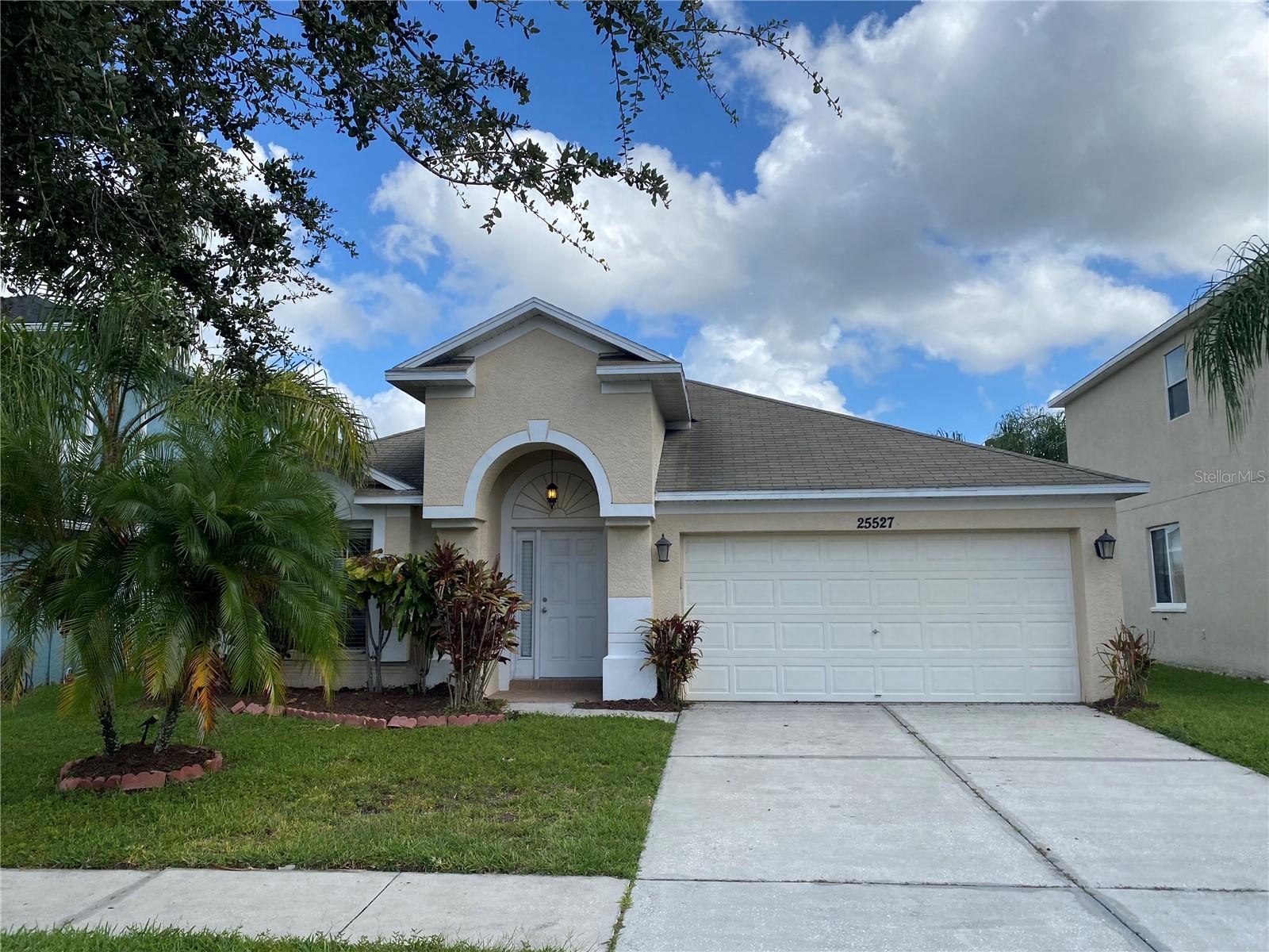 25527 Bruford Boulevard, For Sale in Land O Lakes Zoocasa
