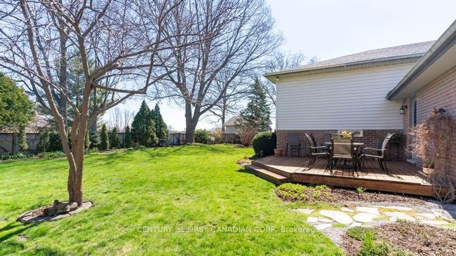2344 Bentim Rd, House other with 3 bedrooms, 2 bathrooms and 4 parking in Mount Brydges ON | Image 32