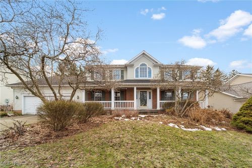 34210 Beacon Dr, Willoughby, OH, 44094-3073 | Card Image