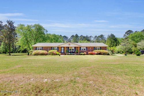 215 Croatan Ln, New Bern, NC, 28562-9105 | Card Image