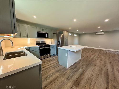 13664 Fenton Avenue, Sylmar, CA, 91342 | Card Image
