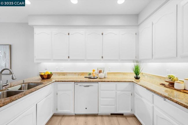 1359 Shell Ln, Townhouse with 3 bedrooms, 3 bathrooms and 2 parking in Clayton CA | Image 15