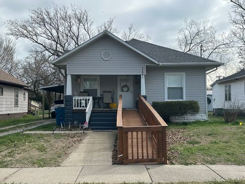 410 S Walnut St, Sesser, IL, 62884-1801 | Card Image