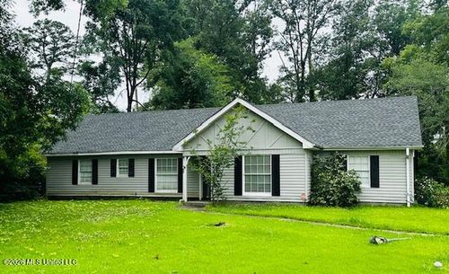 667 Roosevelt St, Forest, MS, 39074-3240 | Card Image