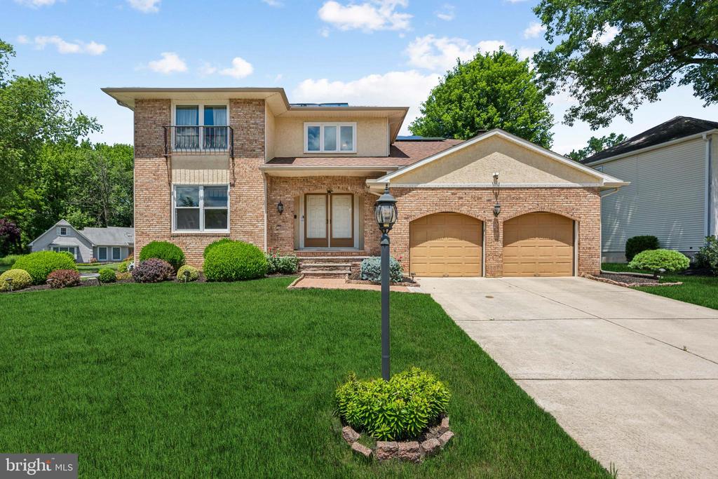Wagon Wheel Dr, Mount Laurel, NJ 08054