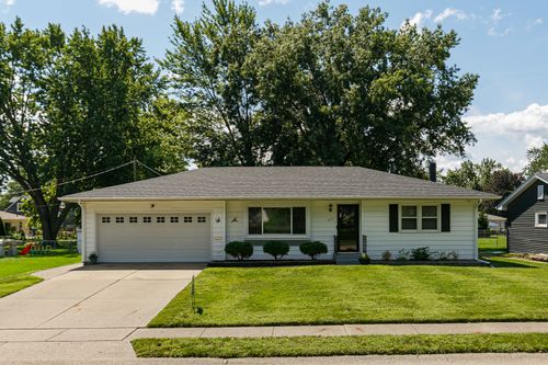 2115 W 38th Pl, Davenport, IA, 52806-5361 | Card Image