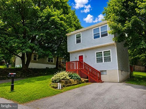 102 Nichols Ave, COATESVILLE, PA, 19320-2645 | Card Image