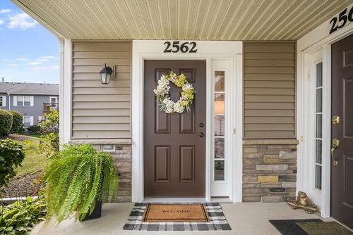 2562-2562 Golf Ridge Cir, Naperville, IL, 60563-1762 | Card Image