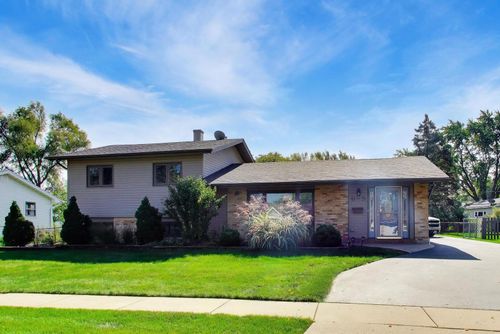 655 Flagstaff Ln, Hoffman Estates, IL, 60169-3003 | Card Image