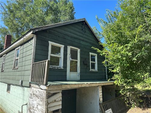 2108 Crestas Ave, N Versailles, PA, 15137-1307 | Card Image