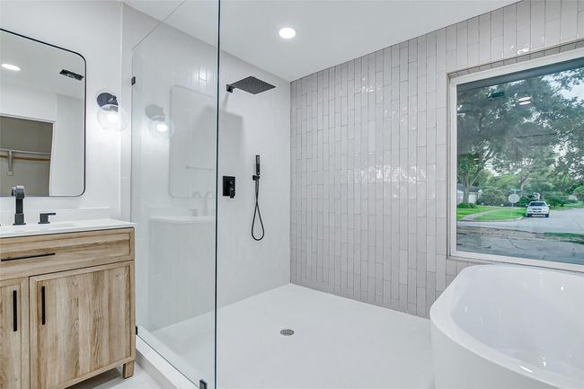 7226 Troulon Dr, House other with 3 bedrooms, 2 bathrooms and 2 parking in Houston TX | Image 11
