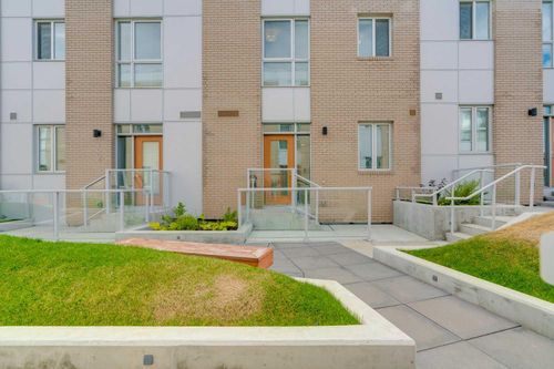 4010 Kovitz Lane Nw, Calgary, AB, T3B6H3 | Card Image