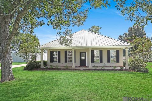 2254 Dibenedetto Ln, Port Allen, LA, 70767-3915 | Card Image