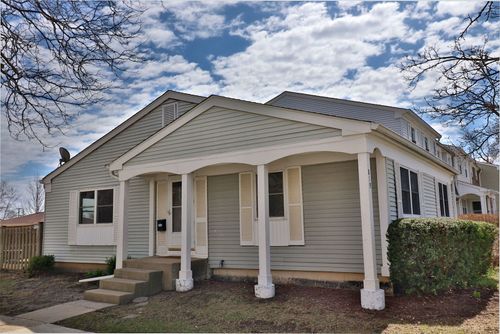 819 Mansfield Ct, Schaumburg, IL, 60194-2228 | Card Image