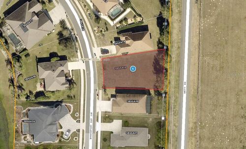 8062 Bridgeport Bay Cir, MOUNT DORA, FL, 32757-8819 | Card Image