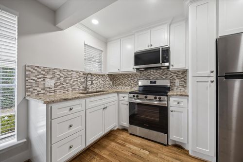 2-2023 Huldy St, Houston, TX, 77019-6156 | Card Image