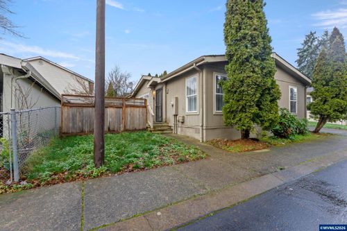 2-12323 Se Holgate Bl, Portland, OR, 97236 | Card Image