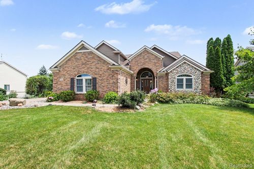10654 W Braemar, Holly, MI, 48442-8584 | Card Image