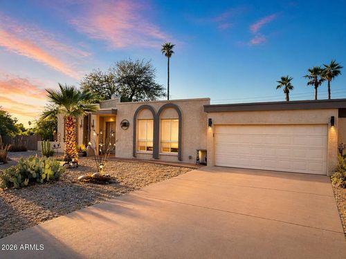 1132 E Village Circle Dr N, Phoenix, AZ, 85022-4813 | Card Image