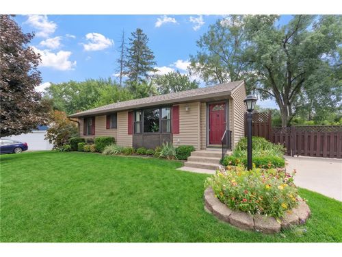 3951 Stacker Pl, Saint Paul, MN, 55110-4534 | Card Image