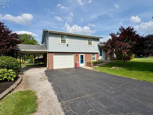 10 Pinewood Dr, Tiffin, OH, 44883-1946 | Card Image