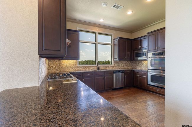 2801 Wexford Drive Unit 1006, Condo with 2 bedrooms, 2 bathrooms and null parking in Tyler TX | Image 8