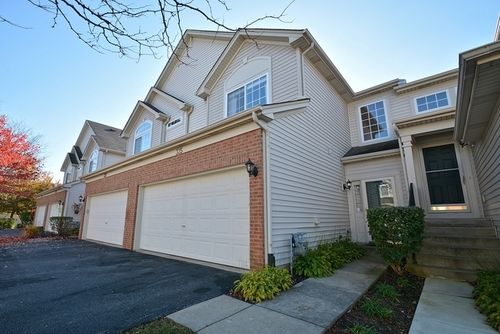 335 Abington Woods Dr, Aurora, IL, 60502-6244 | Card Image