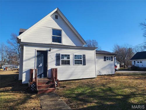 216 S Pine St, Stonington, IL, 62567-9638 | Card Image